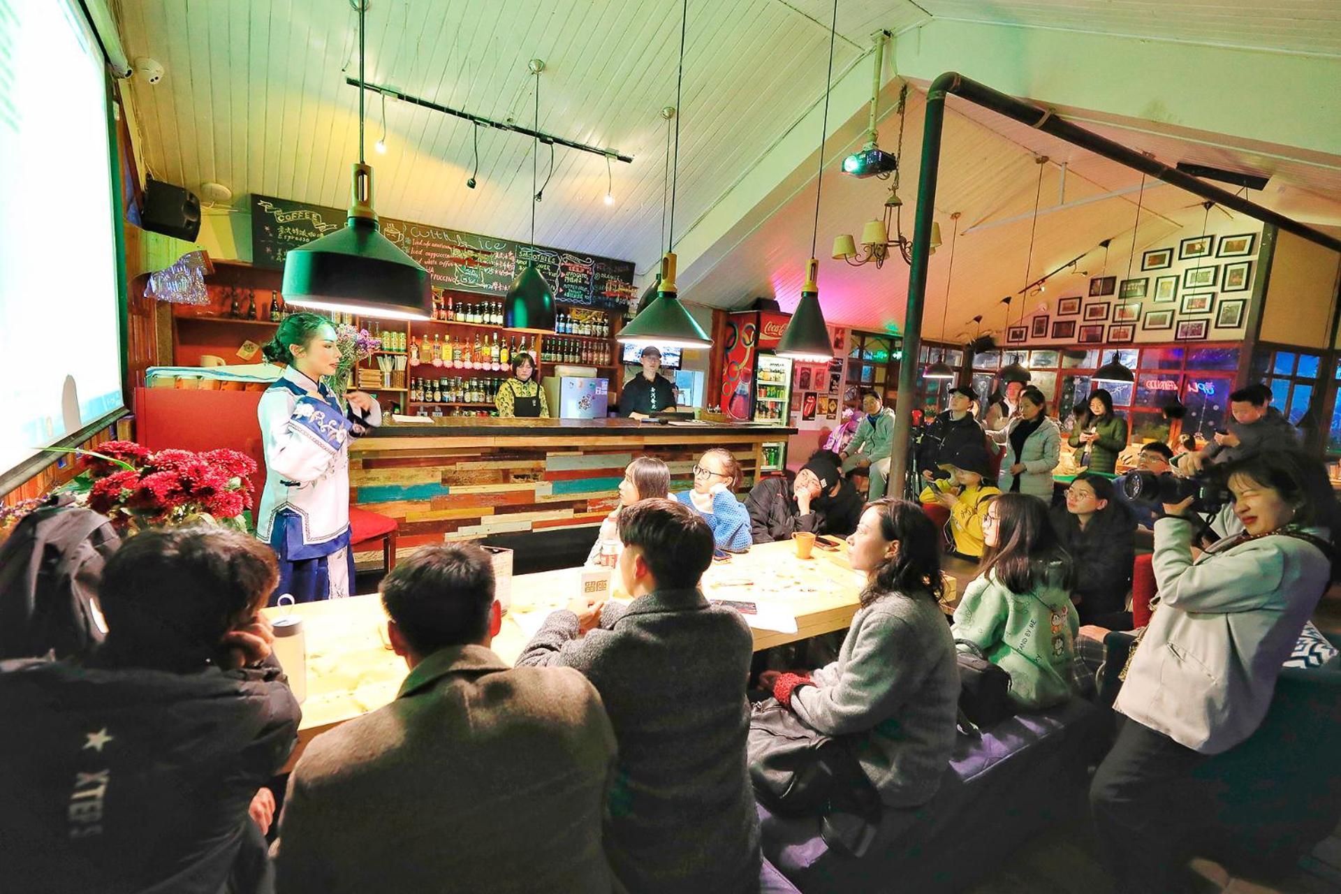 Kunming Upland International Youth Hostel Near The City Center ,2 Mins Walk To The Subway, 2 Mins Walk To The Green Lake, Close To Yuan Tong Temple, Old Street, Yunnan University, Convenient Payment And Visa Cards Are Accepted Exteriér fotografie