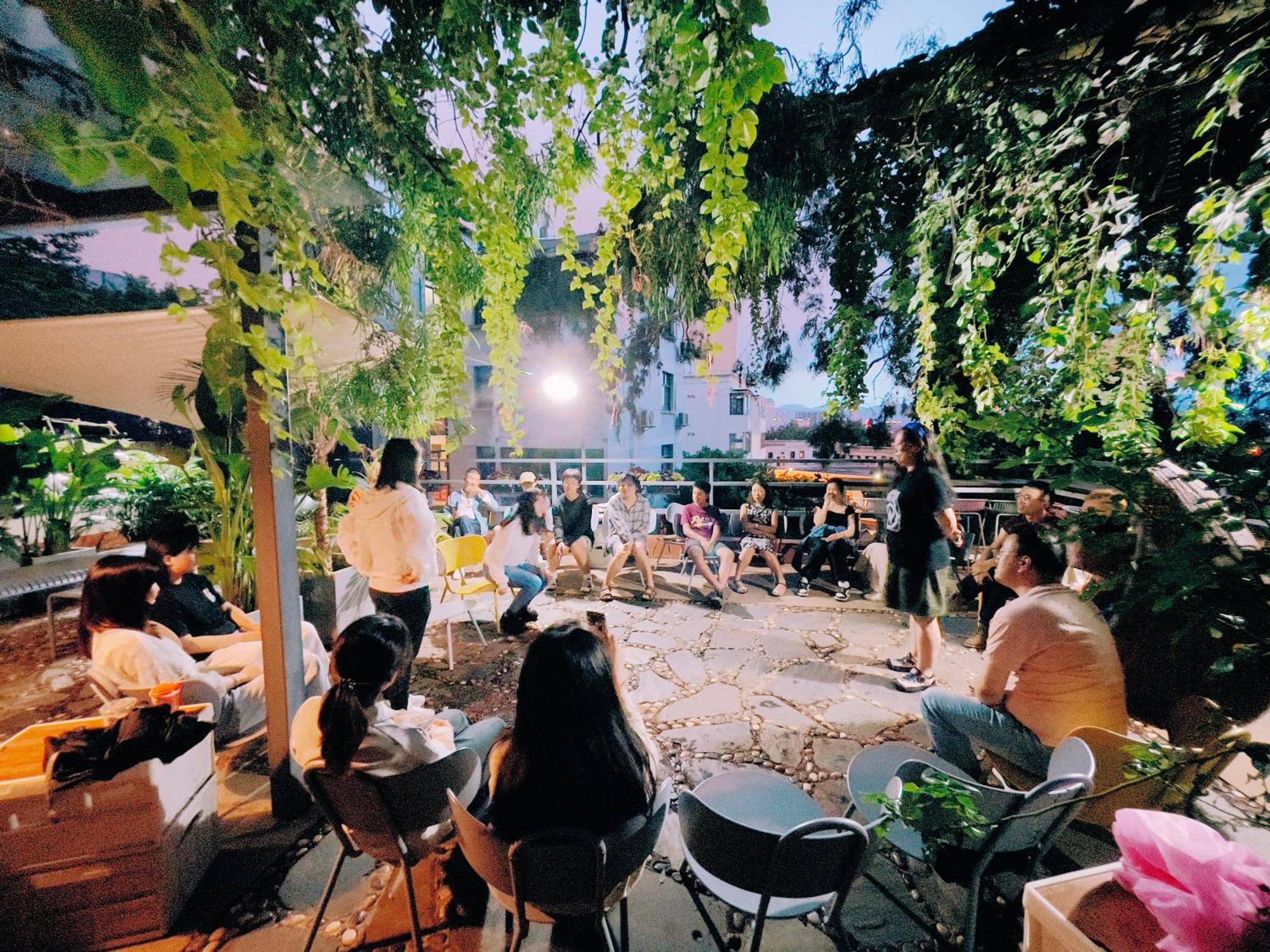 Kunming Upland International Youth Hostel Near The City Center ,2 Mins Walk To The Subway, 2 Mins Walk To The Green Lake, Close To Yuan Tong Temple, Old Street, Yunnan University, Convenient Payment And Visa Cards Are Accepted Exteriér fotografie
