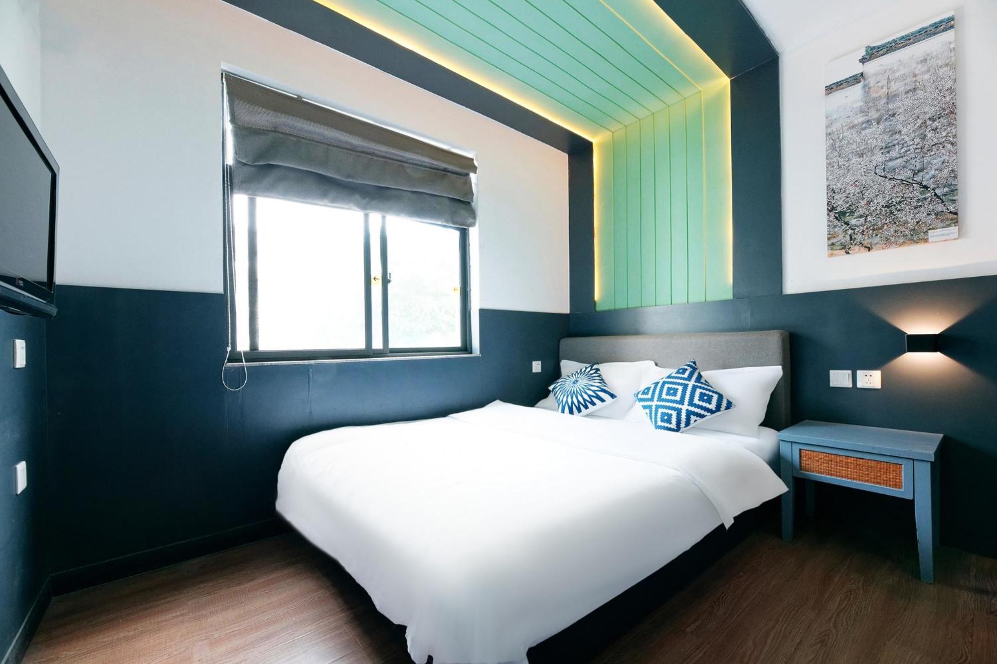 Kunming Upland International Youth Hostel Near The City Center ,2 Mins Walk To The Subway, 2 Mins Walk To The Green Lake, Close To Yuan Tong Temple, Old Street, Yunnan University, Convenient Payment And Visa Cards Are Accepted Exteriér fotografie