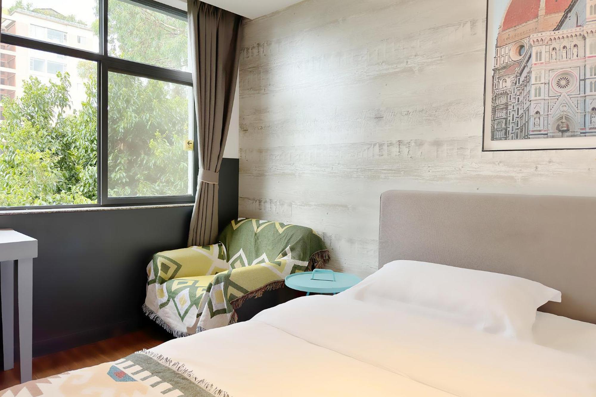 Kunming Upland International Youth Hostel Near The City Center ,2 Mins Walk To The Subway, 2 Mins Walk To The Green Lake, Close To Yuan Tong Temple, Old Street, Yunnan University, Convenient Payment And Visa Cards Are Accepted Exteriér fotografie