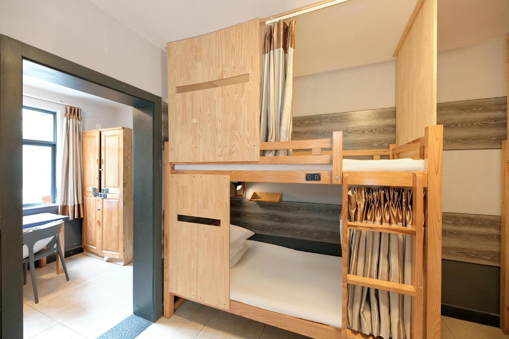 Kunming Upland International Youth Hostel Near The City Center ,2 Mins Walk To The Subway, 2 Mins Walk To The Green Lake, Close To Yuan Tong Temple, Old Street, Yunnan University, Convenient Payment And Visa Cards Are Accepted Exteriér fotografie