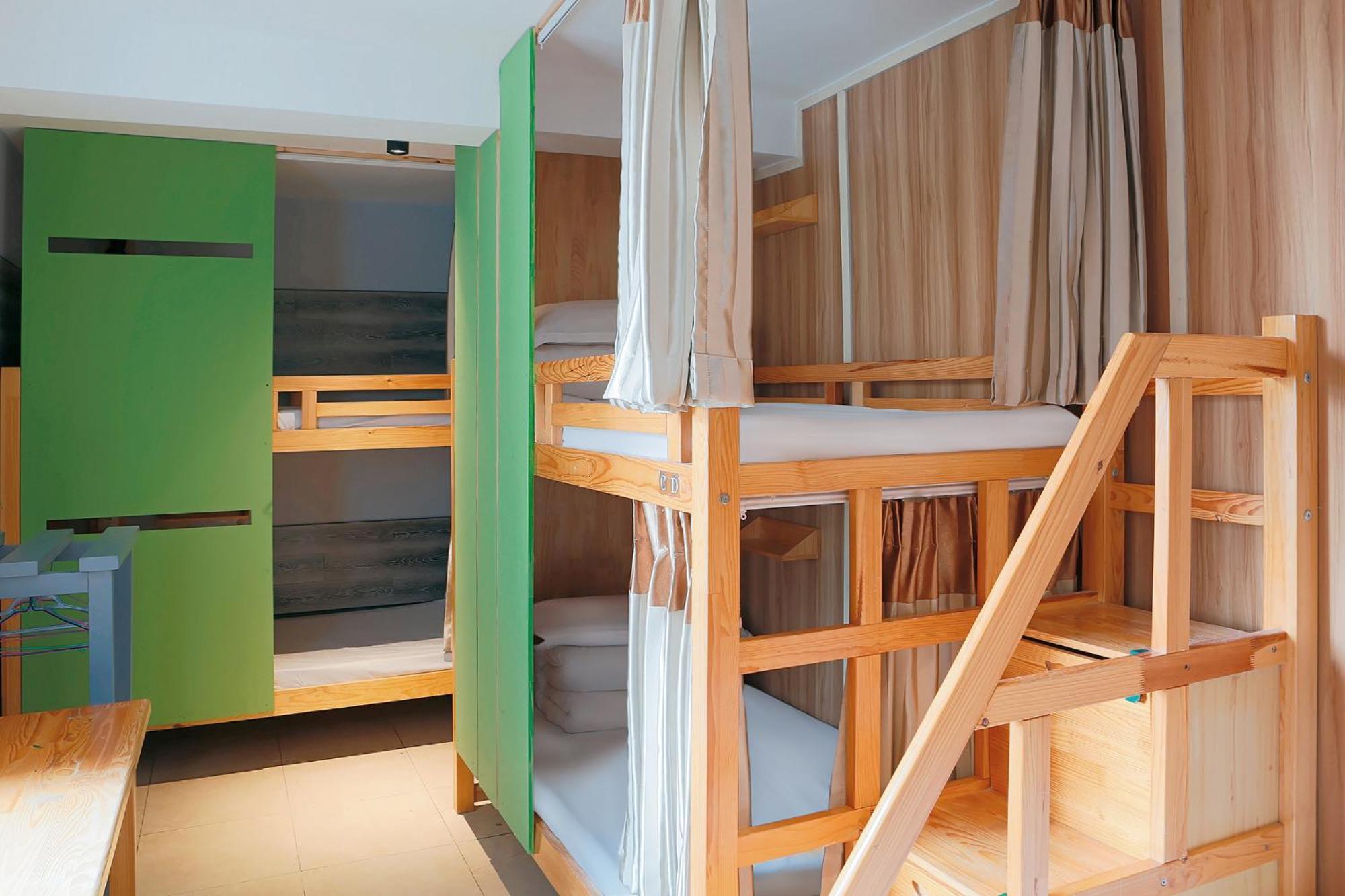 Kunming Upland International Youth Hostel Near The City Center ,2 Mins Walk To The Subway, 2 Mins Walk To The Green Lake, Close To Yuan Tong Temple, Old Street, Yunnan University, Convenient Payment And Visa Cards Are Accepted Exteriér fotografie